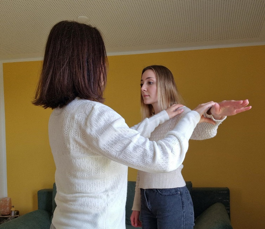 Kinesiologischer Muskeltest am Arm